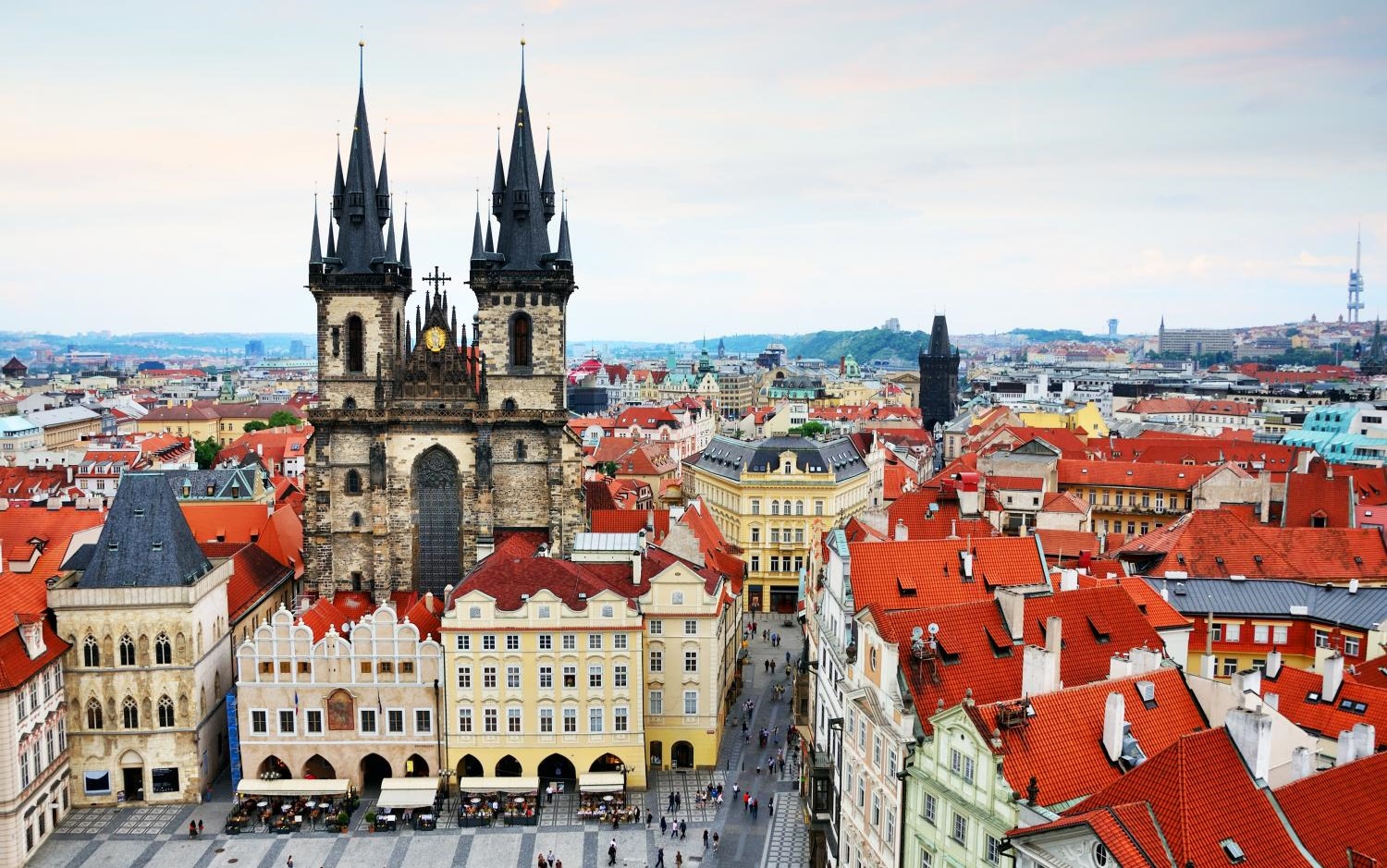 prague_old_town_square